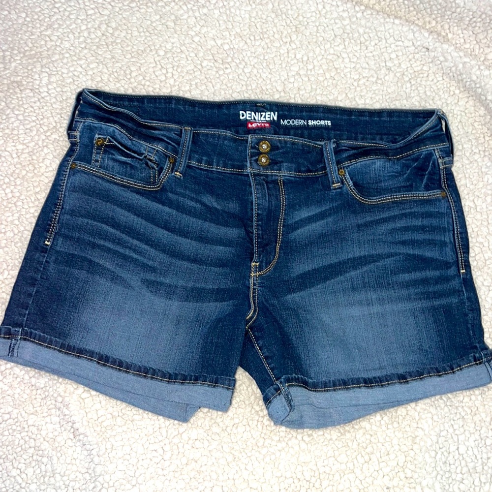 Dark blue high wasted jean shorts